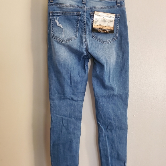 Junior Sculpting Stretch High-Rise Destructed Jeans - Picture 14 of 16